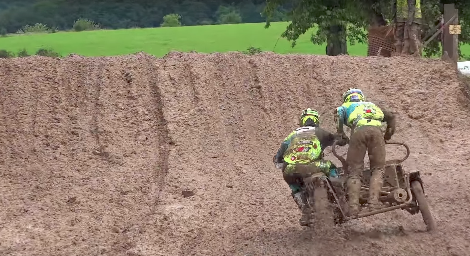 Video: Turning round with style